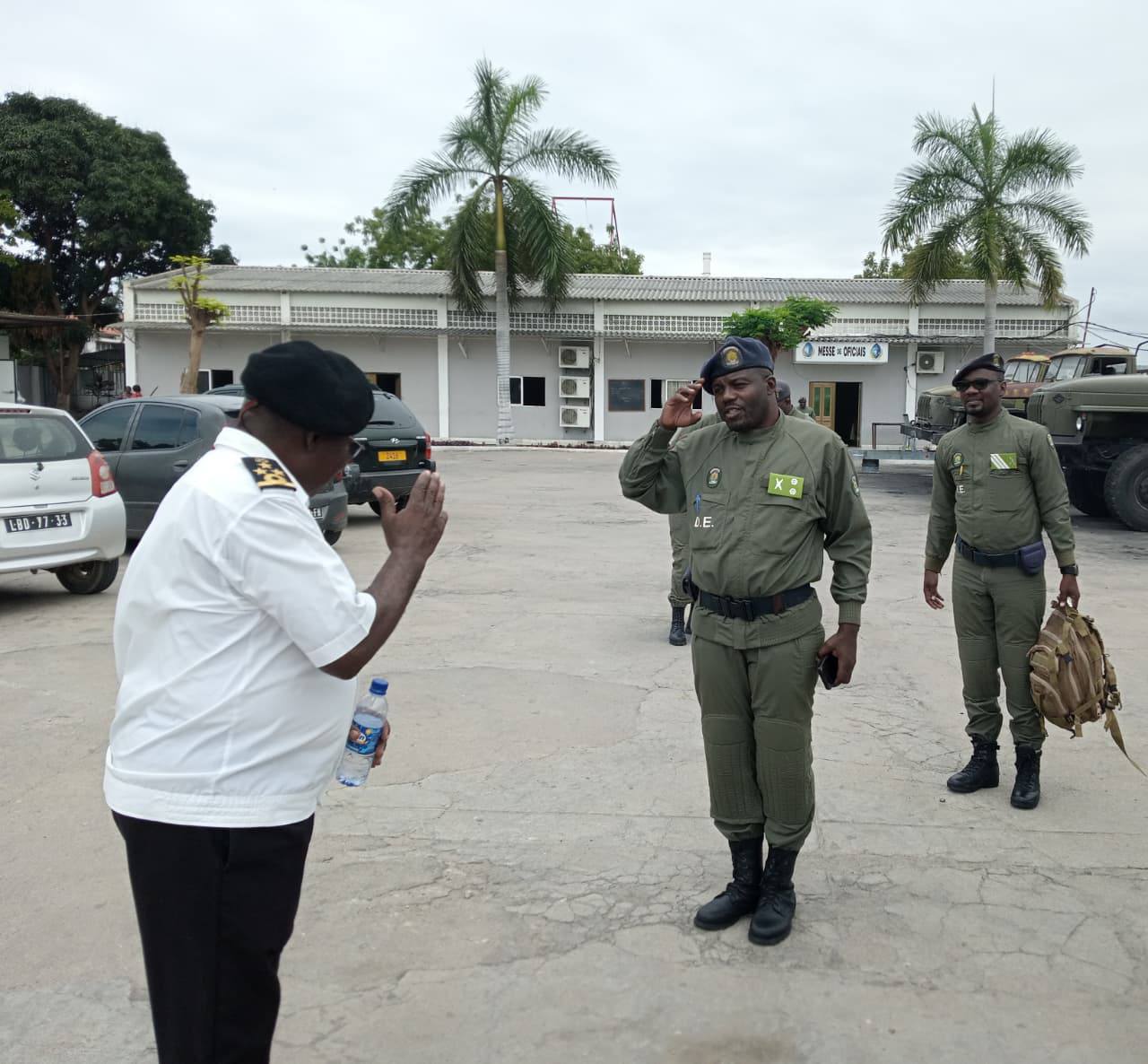 EFECTIVO DA FORÇA DE ELITE DO SERVIÇO PENITENCIÁRIO VISITA MARINHA DE GUERRA 